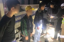 Bắt giữ nhóm "quái xế" thiếu niên chuyên tổ chức nẹt pô, đánh võng