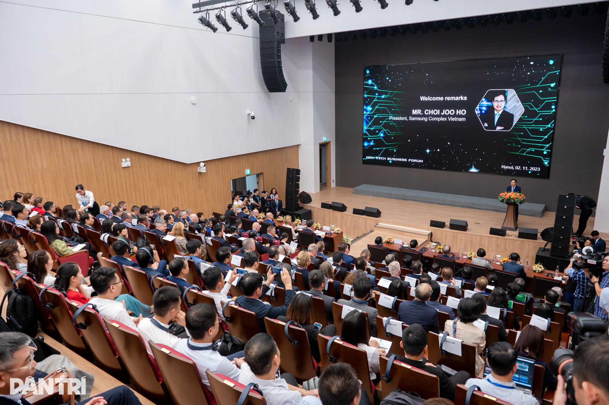 ডাচ প্রধানমন্ত্রী উচ্চ-প্রযুক্তি শৃঙ্খলে ভিয়েতনামের সম্ভাবনা প্রকাশ করেছেন - ৭ Thủ tướng Hà Lan hé lộ tiềm năng của Việt Nam trong chuỗi công nghệ cao - 7