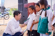 Những mái ấm mang hy vọng mới tới người nghèo vùng cao Điện Biên
