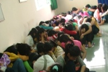 Lại đem hơn 100 cô gái cho 4 người Hàn tuyển vợ