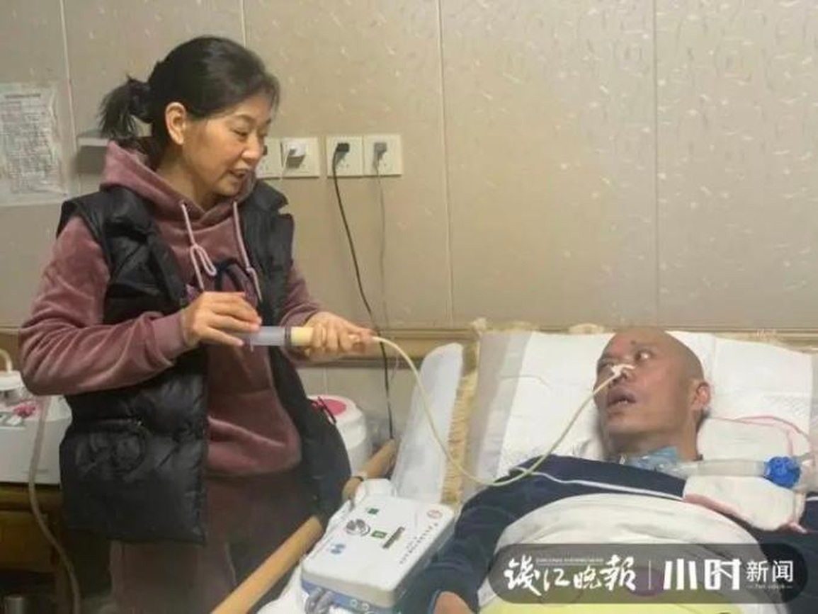 Chuyện cảm động phía sau việc vợ nhảy nhót trước giường của chồng bị liệt - 2 Chuyện cảm động phía sau việc vợ nhảy nhót trước giường của chồng bị liệt - 2