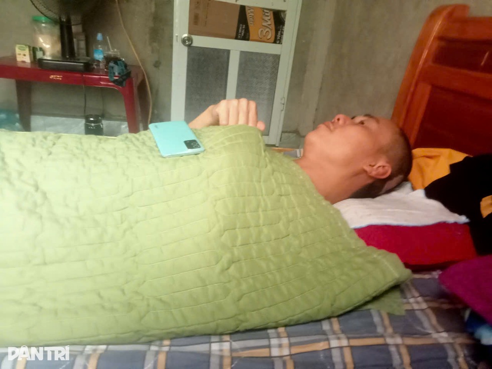 Người bố 3 con hồi sinh sau tai nạn nghiêm trọng do ngã từ trên cao - 3 Người bố 3 con hồi sinh sau tai nạn nghiêm trọng do ngã từ trên cao - 3