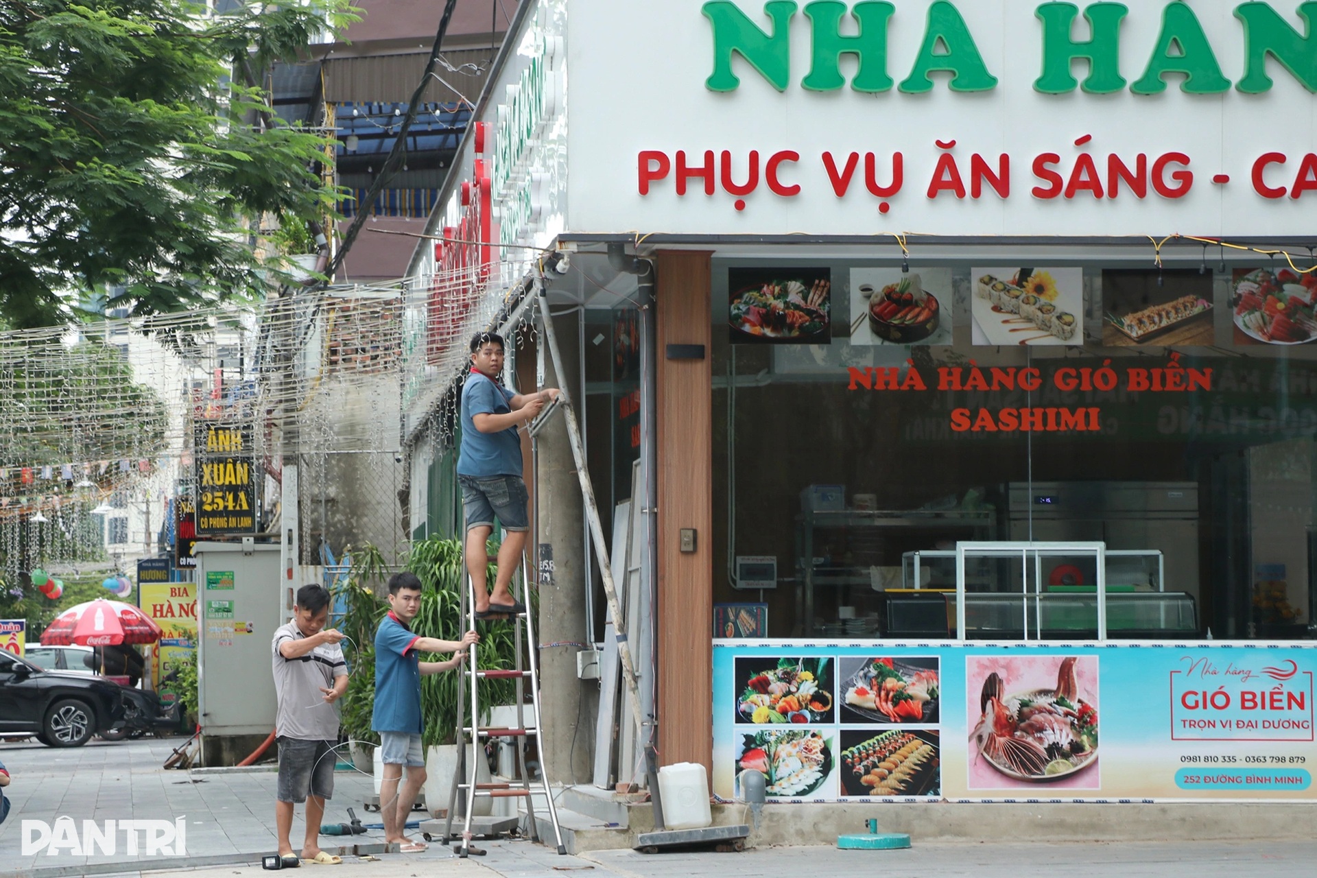 Khách sạn lắp khung sắt bảo vệ cửa, dân chèn cát giữ mái phòng bão Kajiki - 8 Khách sạn lắp khung sắt bảo vệ cửa, dân chèn cát giữ mái phòng bão Kajiki - 8