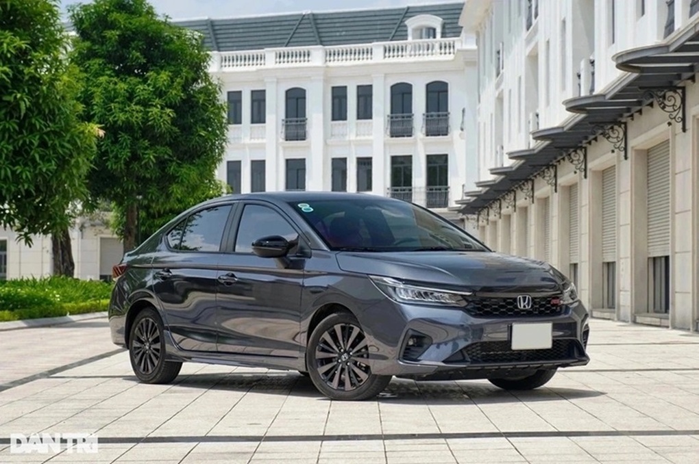 Sedan cỡ B tháng 4: City lên ngôi, Accent và Vios giảm sức tiêu thụ - 3 Sedan cỡ B tháng 4: City lên ngôi, Accent và Vios giảm sức tiêu thụ - 3