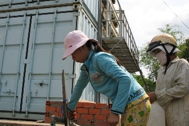 Cuộc sống đảo lộn vì… hạn, mặn khốc liệt