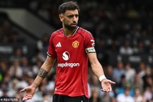 Đá hỏng phạt đền, Bruno Fernandes bất ngờ đổ lỗi cho trọng tài