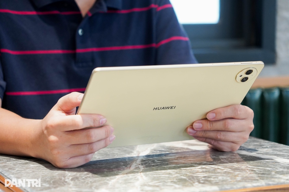 Đánh giá MatePad Pro 12.2inch: Mỏng nhẹ, thích hợp tác vụ cơ bản - 2