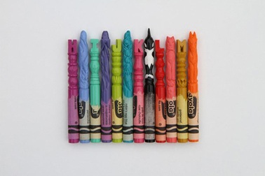 Độc đáo bộ sưu tập điêu khắc trên bút chì màu của nghệ sỹ gốc Việt 