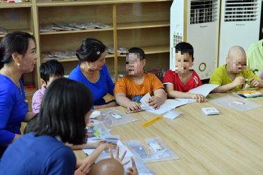 Lớp học Hạnh phúc trong Bệnh viện K dành cho bệnh nhi ung thư