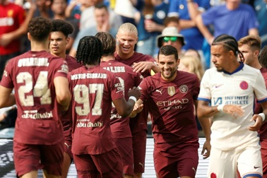 Haaland lập hat-trick, Man City thắng đẹp Chelsea