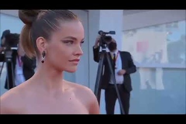 Barbara Palvin gợi cảm trên thảm đỏ