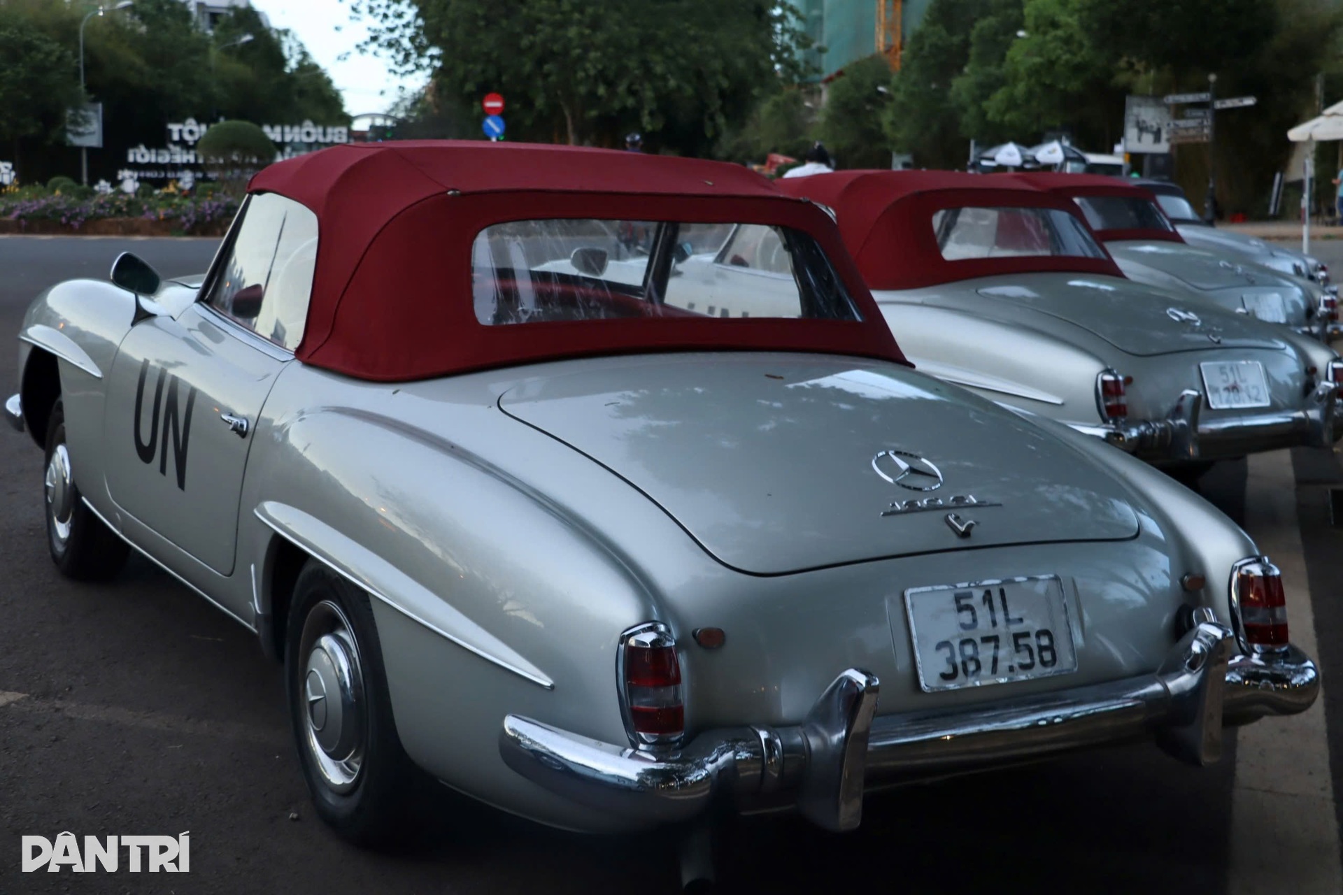 Ngắm dàn xe Mercedes-Benz cổ của ông Đặng Lê Nguyên Vũ - 2 Ngắm dàn xe Mercedes-Benz cổ của ông Đặng Lê Nguyên Vũ - 2