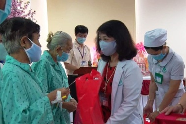 Mang "Tết yêu thương" đến với bệnh nhân có hoàn cảnh khó khăn