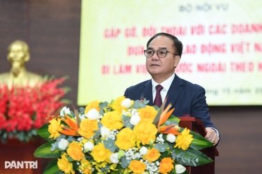 Doanh nghiệp than với Thứ trưởng "vật vã xin giấy phép" xuất khẩu lao động