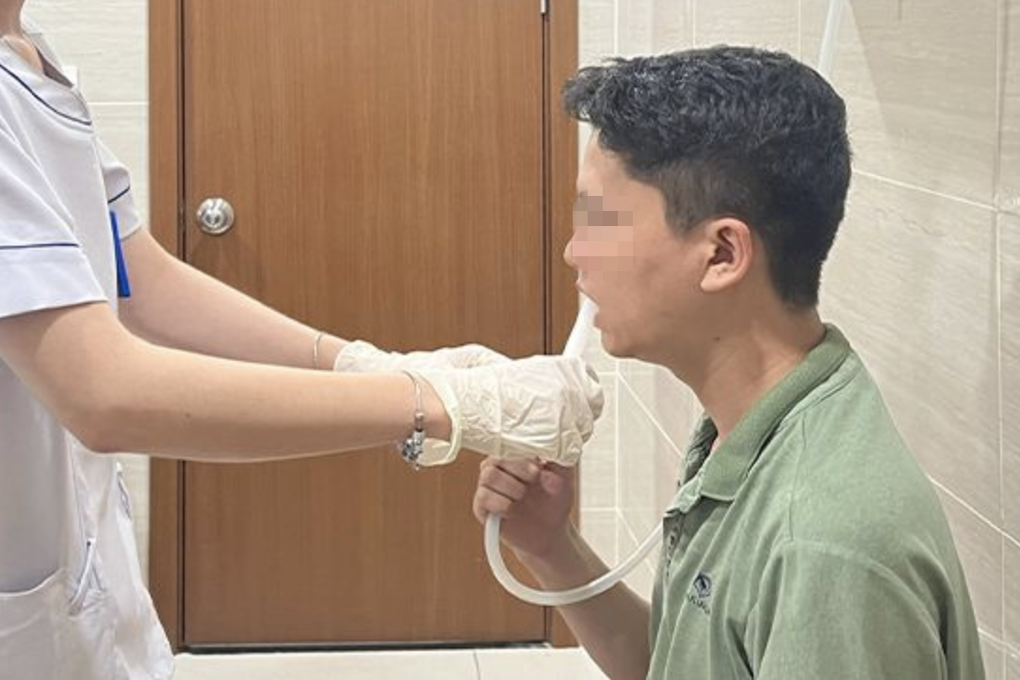 TPHCM nắng nóng kéo dài, hàng trăm người dân nhập viện vì viêm mũi họng - 1 TPHCM nắng nóng kéo dài, hàng trăm người dân nhập viện vì viêm mũi họng - 1