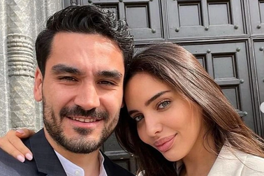 Nhan sắc "vạn người mê" của bà xã Ilkay Gundogan
