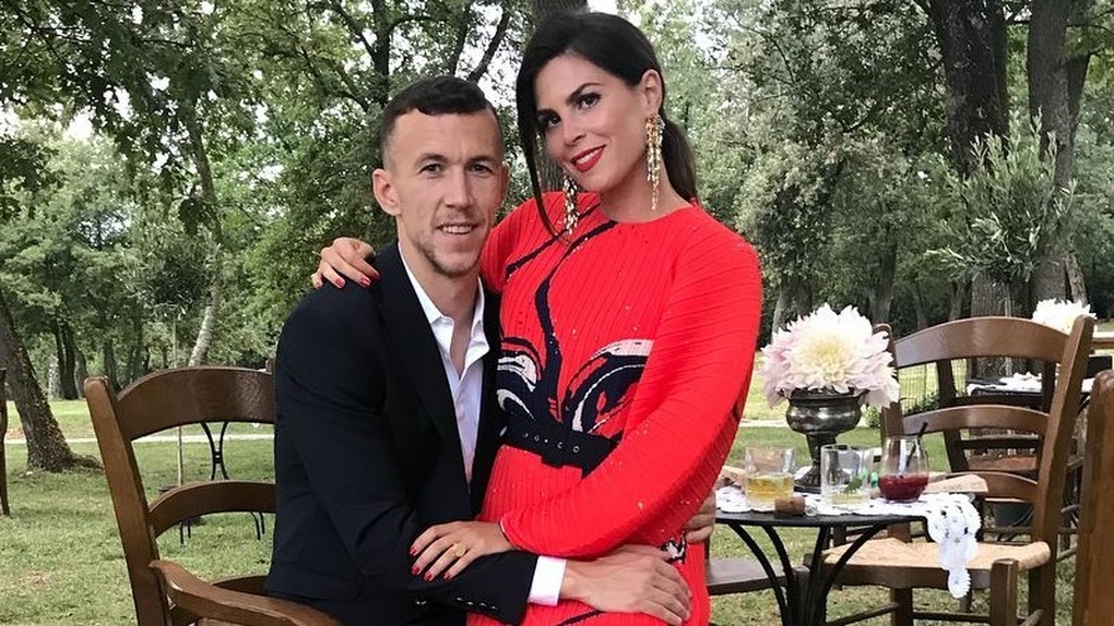 Top 10 người đẹp nóng bỏng mới đổ bộ sang Premier League - 5 Top 10 người đẹp nóng bỏng mới đổ bộ sang Premier League - 5