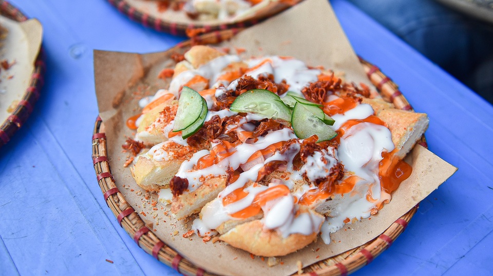 Bí mật món bánh mì nướng muối ớt giúp chủ quán bán 500 chiếc mỗi ngày - 2 Bí mật món bánh mì nướng muối ớt giúp chủ quán bán 500 chiếc mỗi ngày - 2