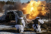 Viện trợ Mỹ tới chậm, phòng tuyến Ukraine có nguy cơ "sụp đổ hàng loạt"