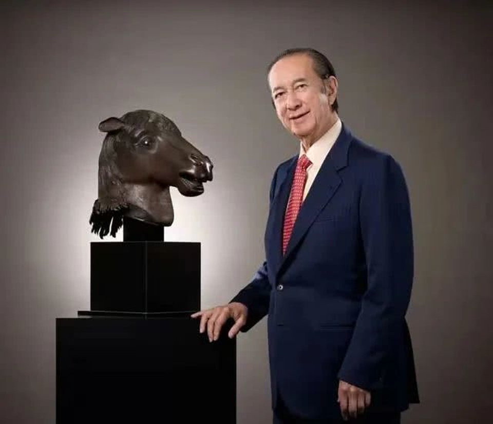 Cha chồng là tỉ phú vừa qua đời, siêu mẫu Hề Mộng Dao trở thành tâm điểm - 1 Cha chồng là tỉ phú vừa qua đời, siêu mẫu Hề Mộng Dao trở thành tâm điểm - 1