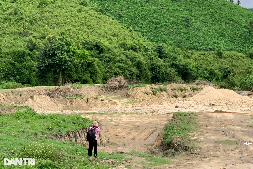 Đào ao, ngăn suối trái phép để nuôi cá tầm - 5 Đào ao, ngăn suối trái phép để nuôi cá tầm - 5