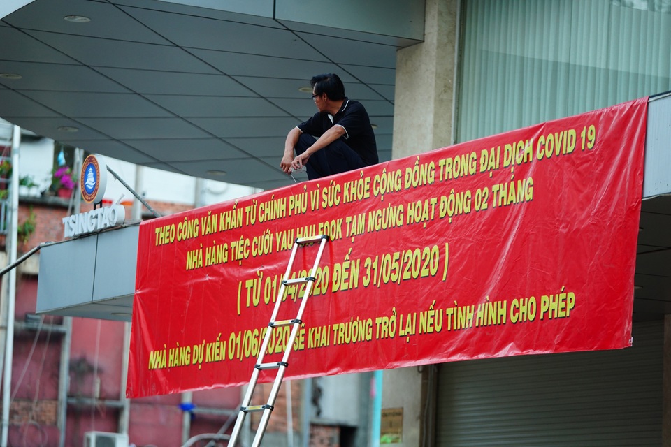 Hình ảnh những hàng quán tê liệt vì dịch bệnh - 6 Hình ảnh những hàng quán tê liệt vì dịch bệnh - 6
