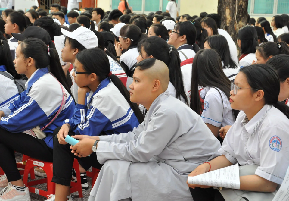 Băn khoăn đề Văn “Kể về việc tốt làm cha mẹ vui lòng” - 2 Băn khoăn đề Văn “Kể về việc tốt làm cha mẹ vui lòng” - 2