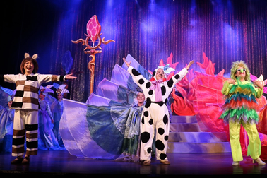 Cơn sốt vé "Ngày xửa ngày xưa" và lối ra nào cho sân khấu kịch? (Kỳ cuối)