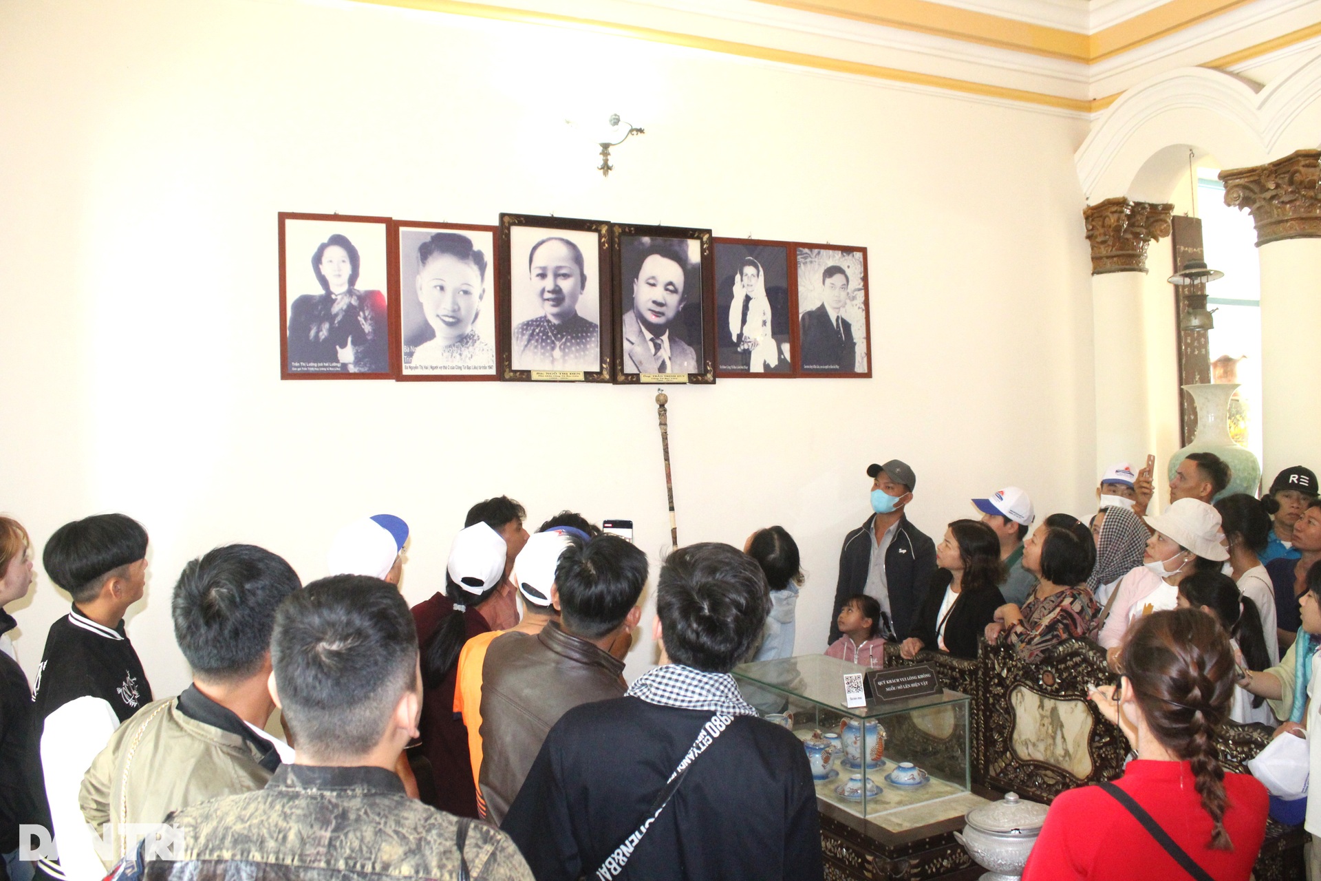 Hàng nghìn du khách xông đất nhà Công tử Bạc Liêu đầu năm mới - 6 Hàng nghìn du khách xông đất nhà Công tử Bạc Liêu đầu năm mới - 6