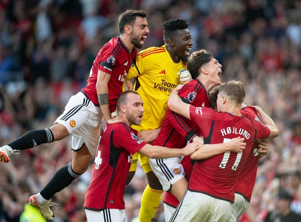 Man Utd thắng ngược Brentford nhờ cú đúp ở phút bù giờ | Báo Dân trí