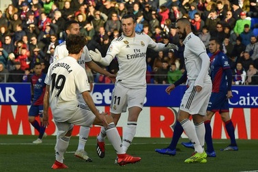 Gareth Bale lập công, Real Madrid thắng vất vả “tí hon”