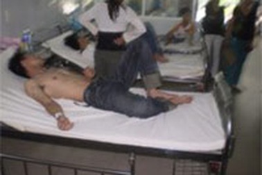 Trốn công an, 7 thanh niên nhảy từ tầng 4 xuống