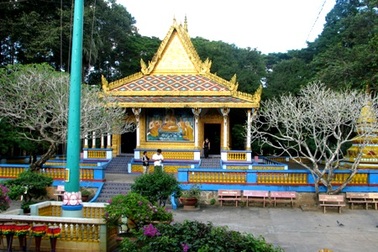 Vẻ đẹp độc đáo ở Chùa Dơi