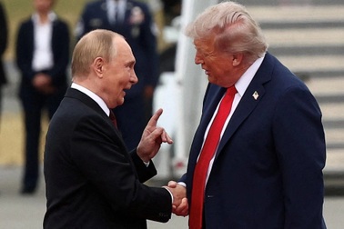 Ông Putin tiết lộ câu đầu tiên nói với ông Trump ở Alaska