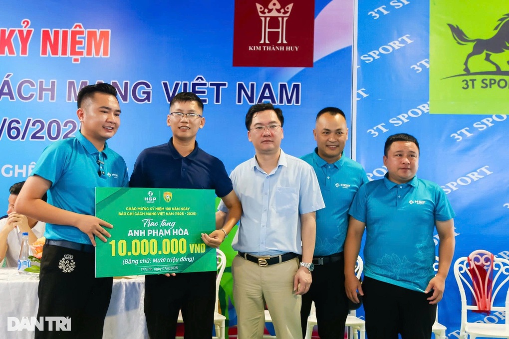 Khởi tranh Giải Pickleball Báo chí Nghệ An, ủng hộ xây nhà Nhân ái - 3 Khởi tranh Giải Pickleball Báo chí Nghệ An, ủng hộ xây nhà Nhân ái - 3