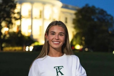 Cháu gái Tổng thống Mỹ quảng bá thương hiệu thời trang tại Nhà Trắng