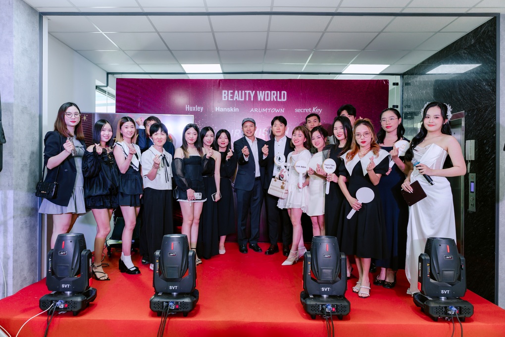 BeautyWorld tổ chức hội nghị tri ân khách hàng 2024 - 6 BeautyWorld tổ chức hội nghị tri ân khách hàng 2024 - 6