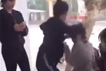 Nữ sinh lớp 10 bị nữ sinh lớp 12 đánh dã man