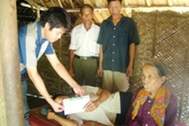 Tiếp thêm hy vọng được nhập viện với đôi vợ chồng nghèo lâm trọng bệnh