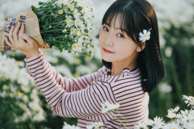 “Tiểu nấm lùn” xinh xắn trường Kiến trúc khiến bao chàng thương nhớ