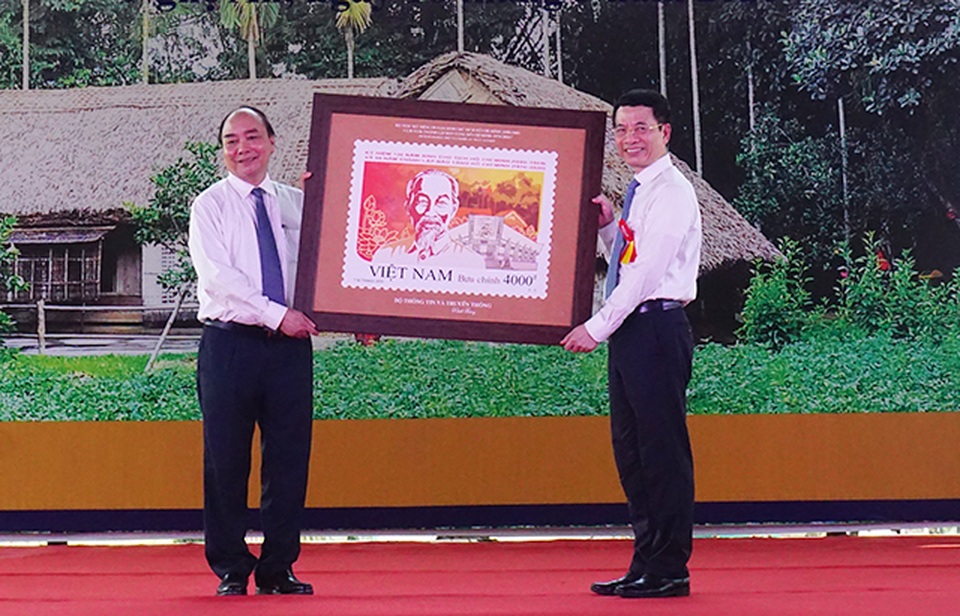 Phát hành đặc biệt bộ tem về Chủ tịch Hồ Chí Minh - 3 Phát hành đặc biệt bộ tem về Chủ tịch Hồ Chí Minh - 3