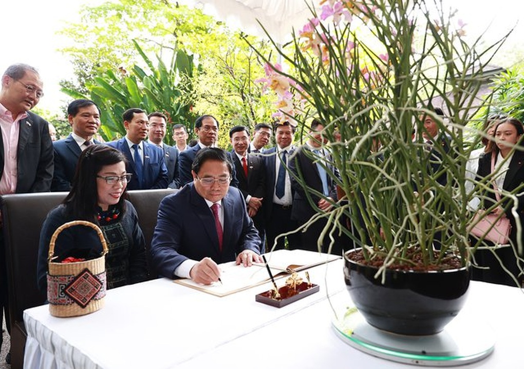 Singapore lấy tên Thủ tướng Phạm Minh Chính và Phu nhân đặt cho loài hoa lan mới - 1 Singapore lấy tên Thủ tướng Phạm Minh Chính và Phu nhân đặt cho loài hoa lan mới - 1
