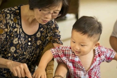 Con dâu gửi cháu về quê, vô tư "điều khiển" tôi như người giúp việc