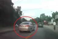 Nữ tài xế ở Hà Nội bị phạt 5 triệu đồng vì vượt ẩu