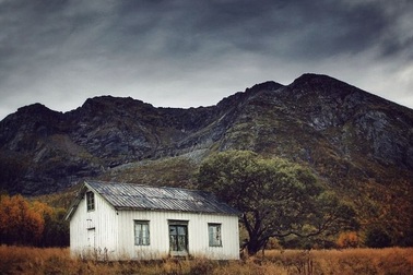 Vẻ đẹp u buồn của những ngôi nhà bỏ hoang ở vùng Bắc cực