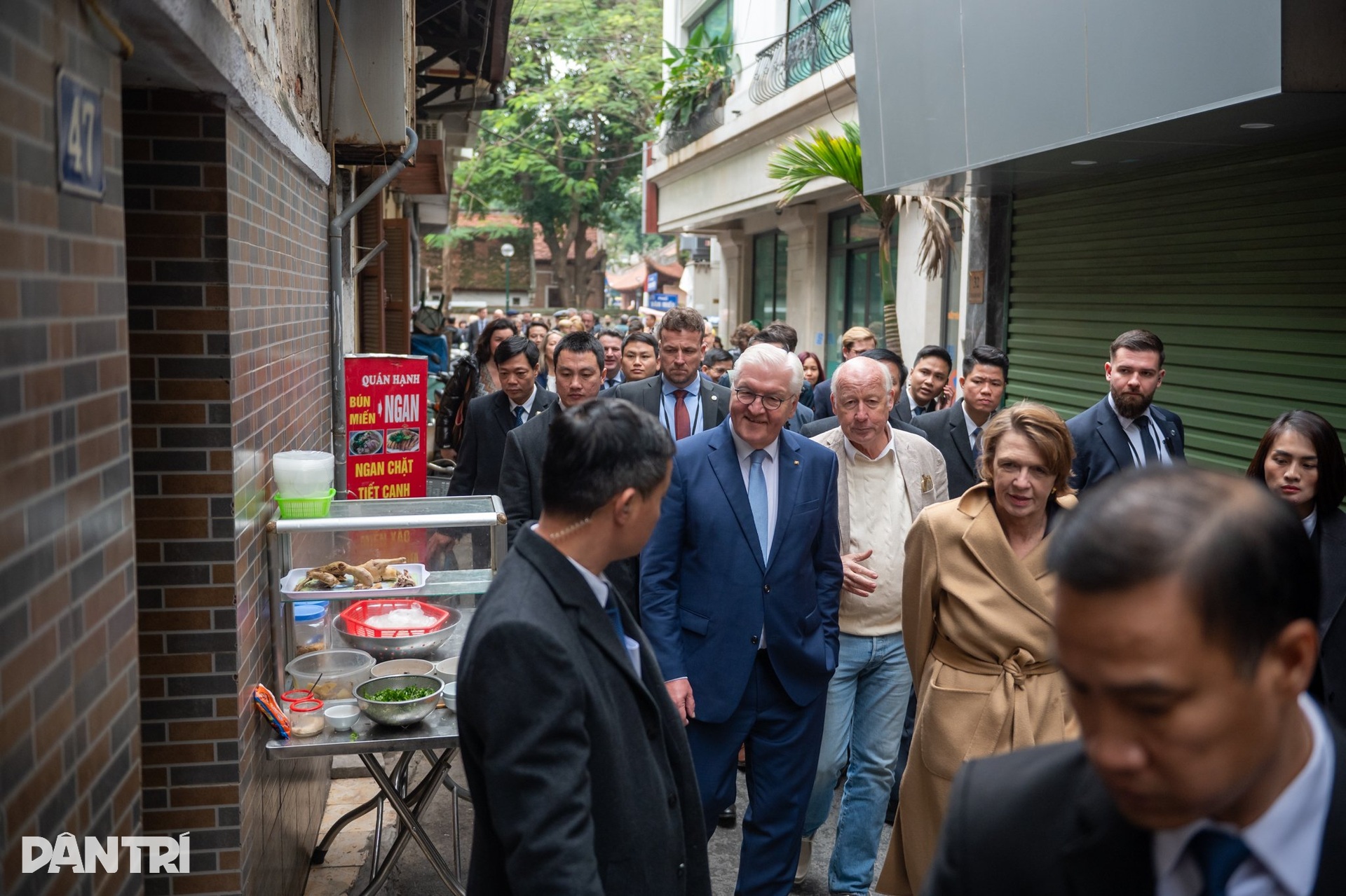 Tổng thống Đức thăm Văn Miếu, dạo phố cổ - 7 Tổng thống Đức thăm Văn Miếu, dạo phố cổ - 7