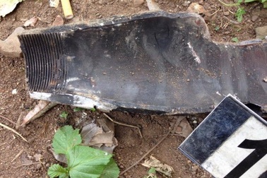 Cưa đạn lấy thuốc nổ, bố vợ và con rể cùng nhập viện