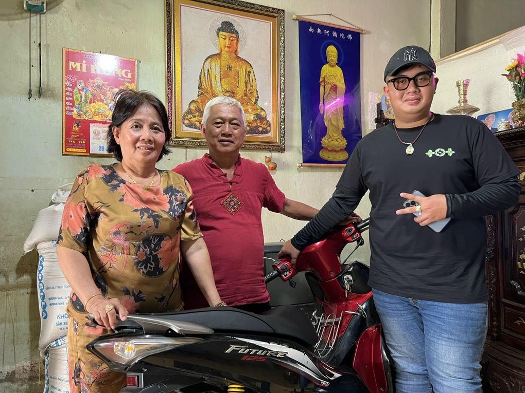 Vợ chồng bán cơm tấm Sài Gòn chi 100 triệu đồng xuyên Việt cùng con cháu - 9 Vợ chồng bán cơm tấm Sài Gòn chi 100 triệu đồng xuyên Việt cùng con cháu - 9