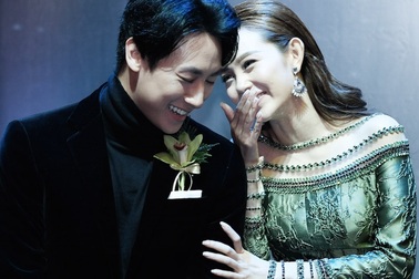 Minh Hằng “mê nhan sắc” Rocker Nguyễn