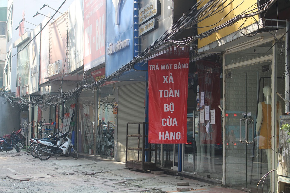 Phố thời trang chạy đua khuyến mại, giảm giá kéo khách trở lại sau cách ly - 8 Phố thời trang chạy đua khuyến mại, giảm giá kéo khách trở lại sau cách ly - 8